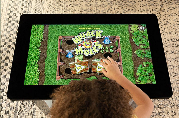 👪🎮 Board Game Touchscreen Table💋